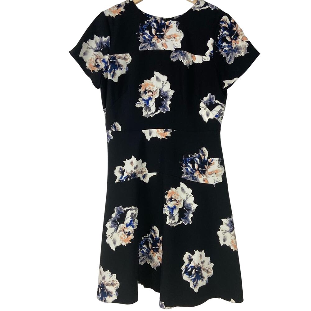 Vince Camuto Women's Fit & Flare Floral Mini Dress Size 6 - Picture 2 of 8